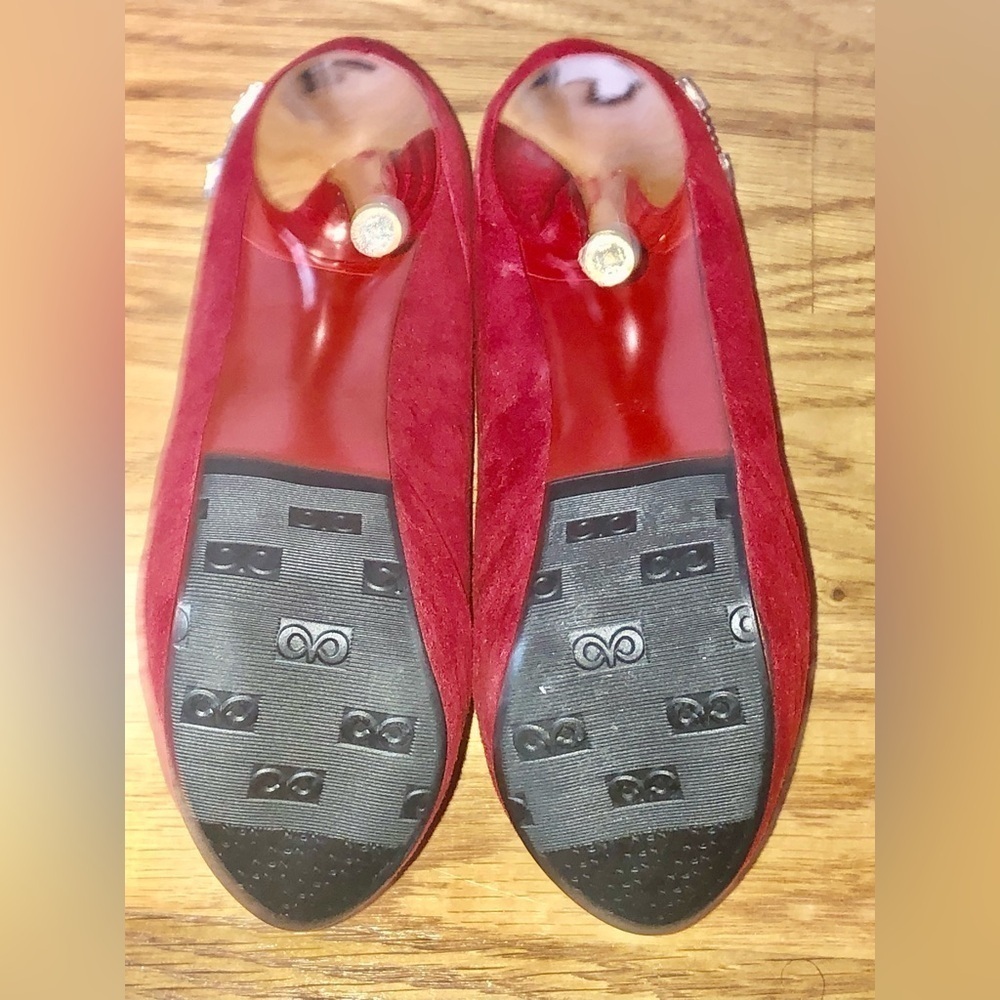Jinpin Red Heels Size  32 - Picture 4 of 6
